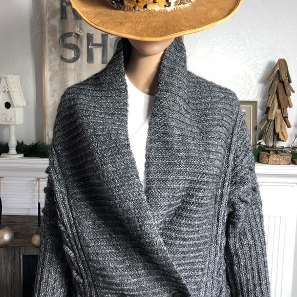 Ann Taylor Sweaters - Gorgeous Ann Taylor Chunky Knit Sweater Cardigan